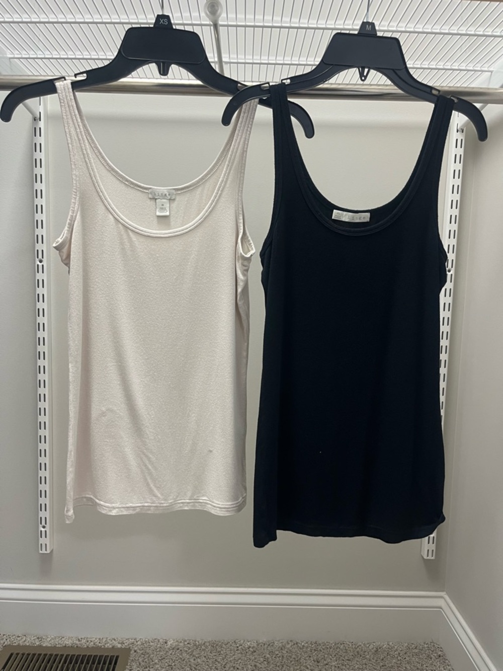 hinge Black & Cream Scoop Neck Tank Top Set